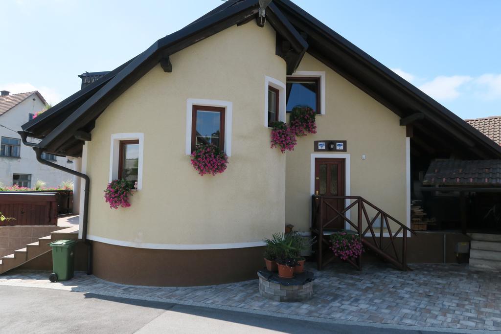 Gostilna Turk Hotel Hotedrsica ภายนอก รูปภาพ
