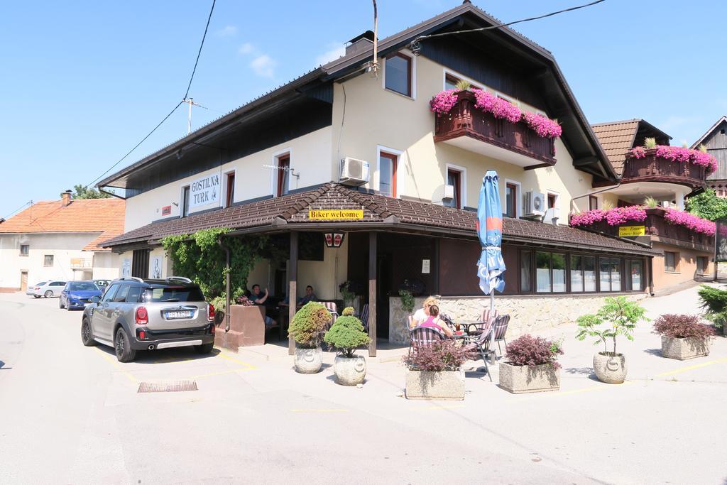 Gostilna Turk Hotel Hotedrsica ภายนอก รูปภาพ